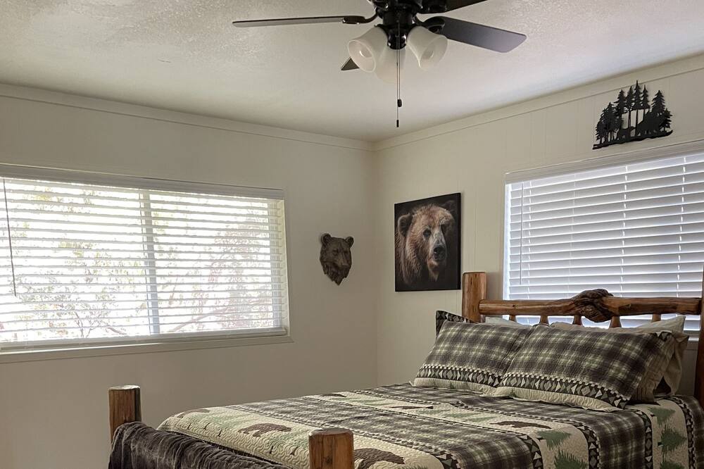 Photo of Bedroom in Mi-Wuk Village