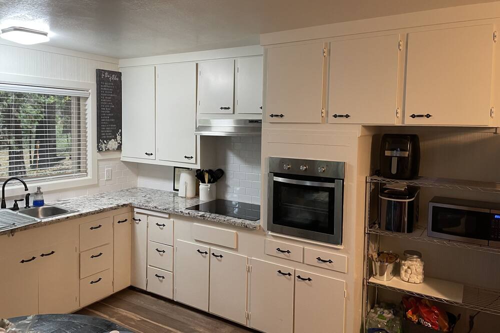Photo of Kitchen in Mi-Wuk Village