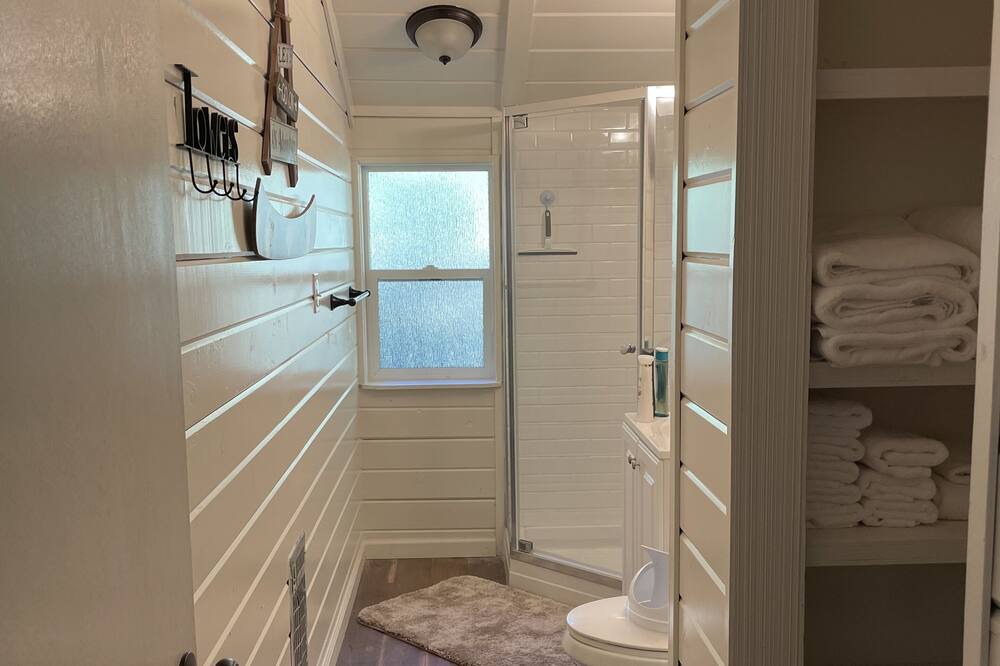Photo of Bathroom in Mi-Wuk Village