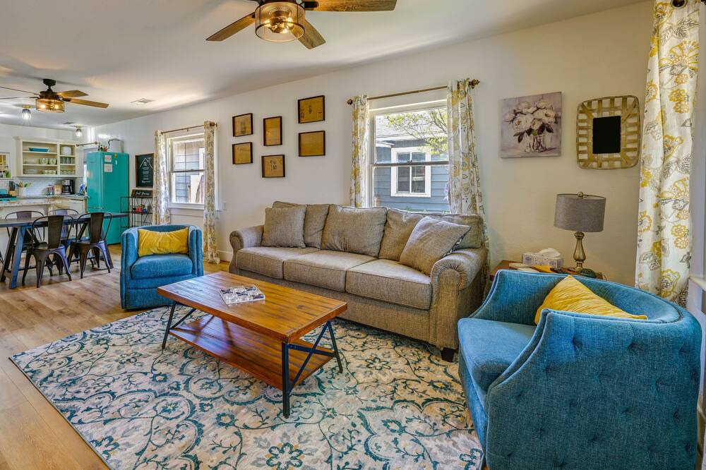 Photo of Livingroom in Exeter