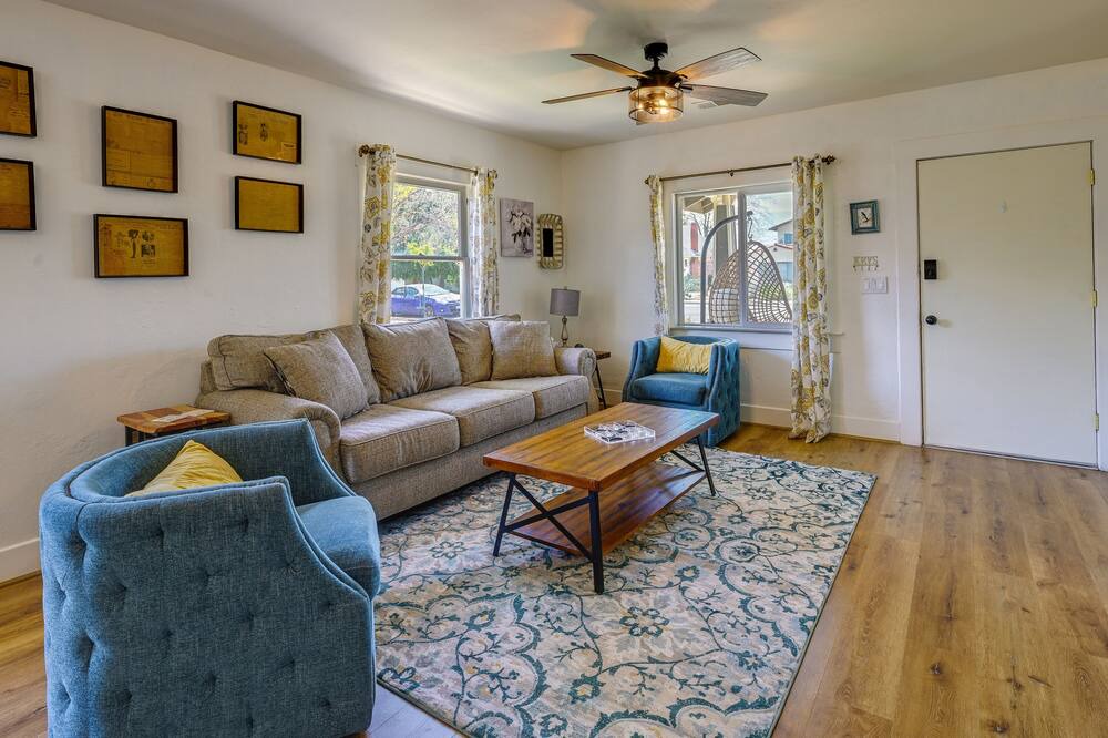 Photo of Livingroom in Exeter