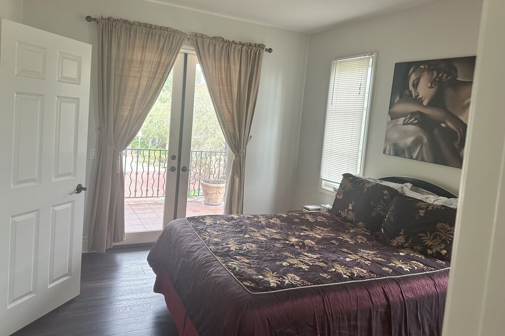Photo of Bedroom in Newport Coast