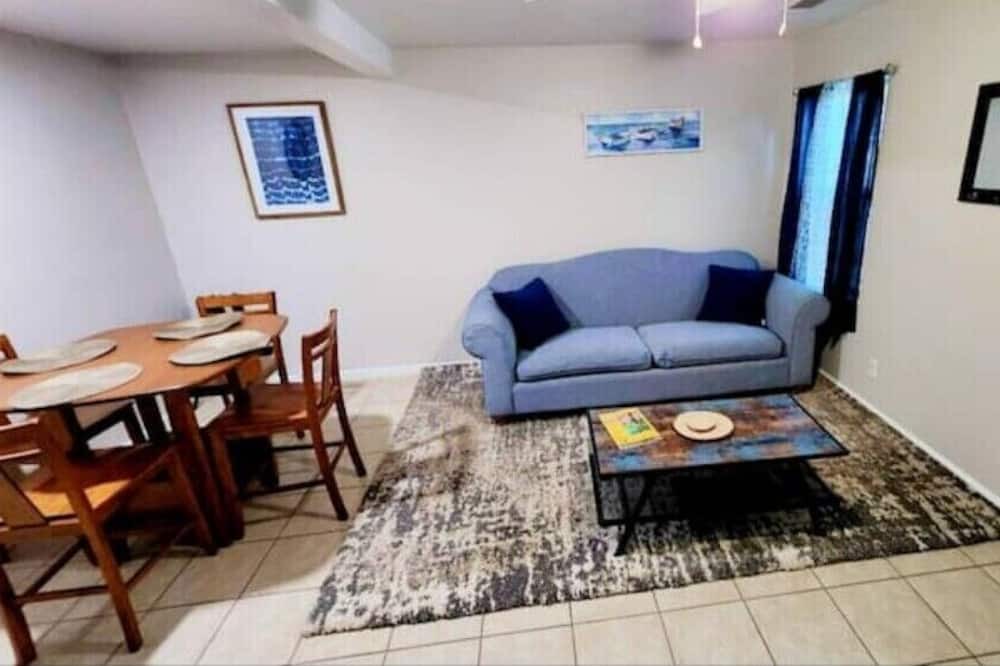 Photo of Livingroom in Exeter