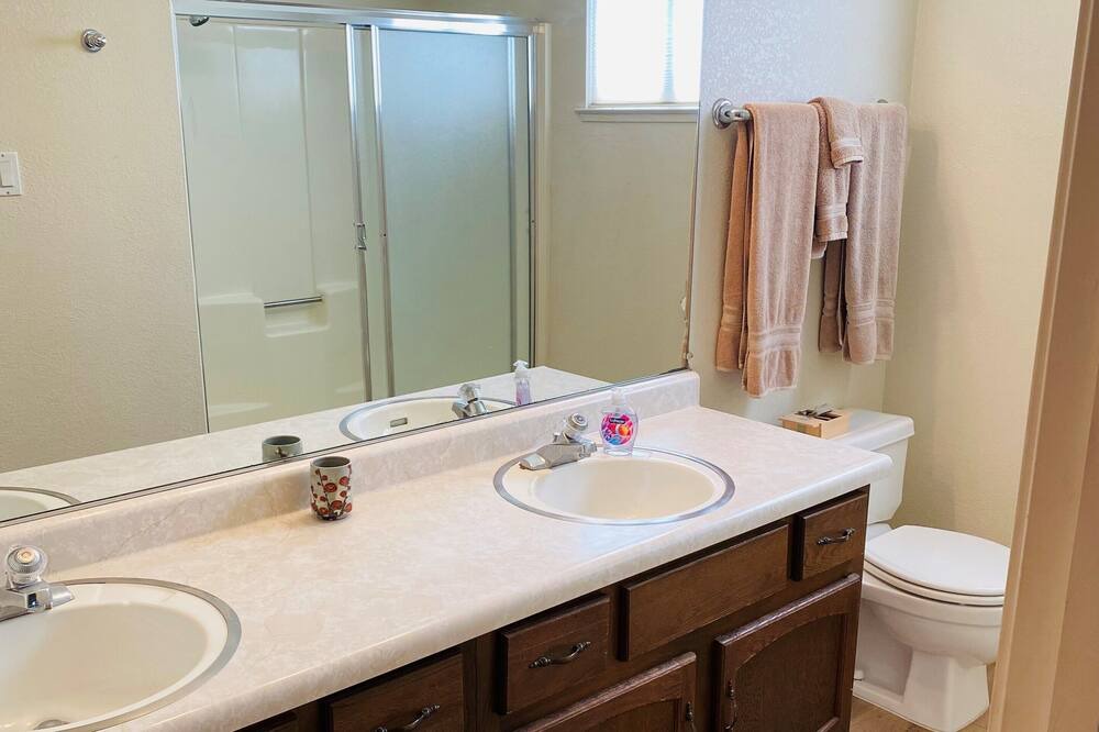 Photo of Bathroom in Discovery Bay