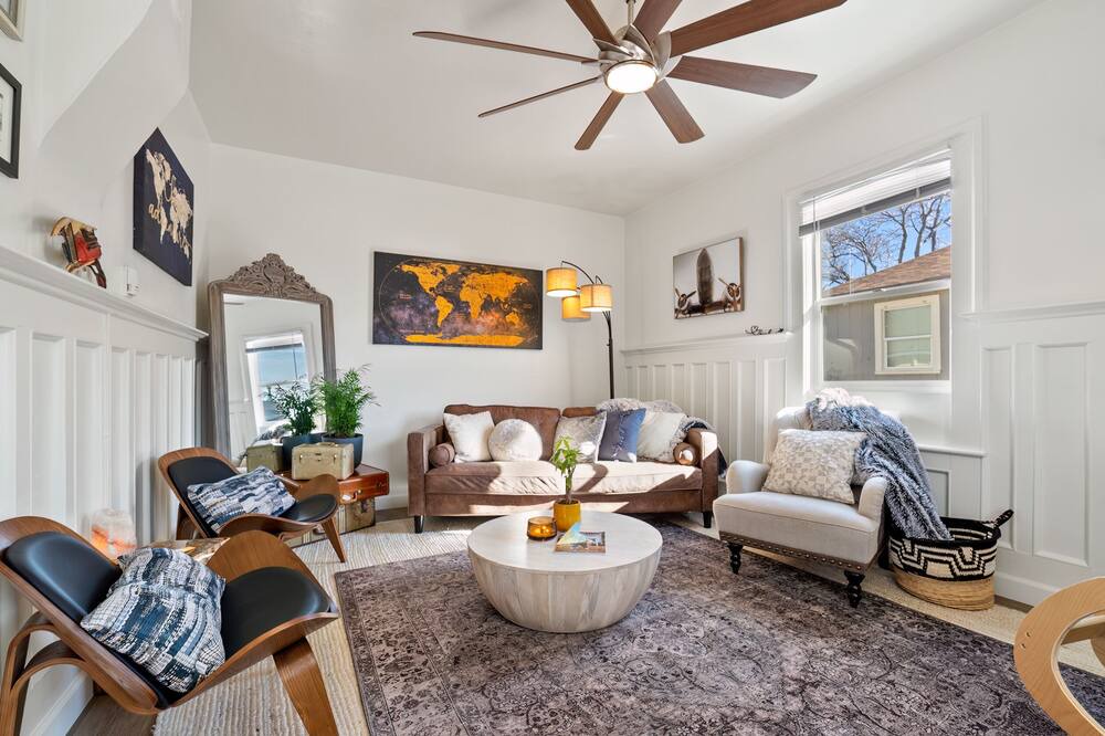Photo of Livingroom in Midtown
