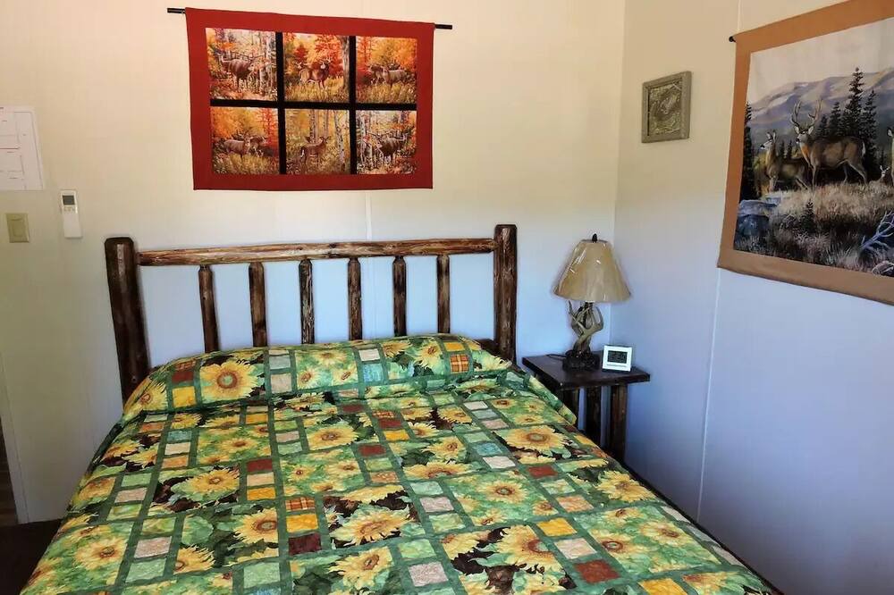 Photo of Bedroom in Groveland