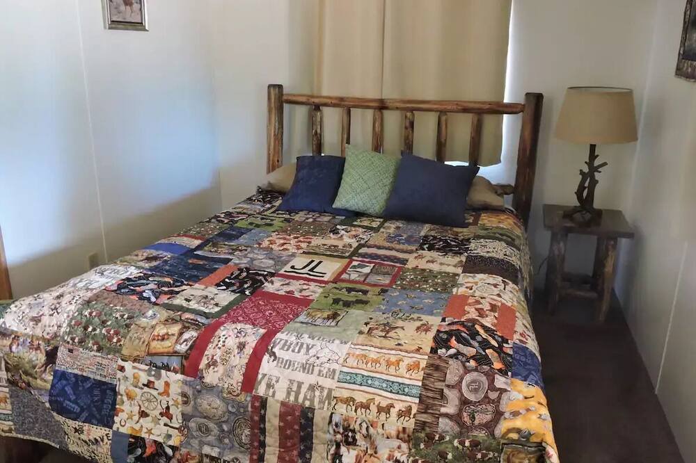 Photo of Bedroom in Groveland