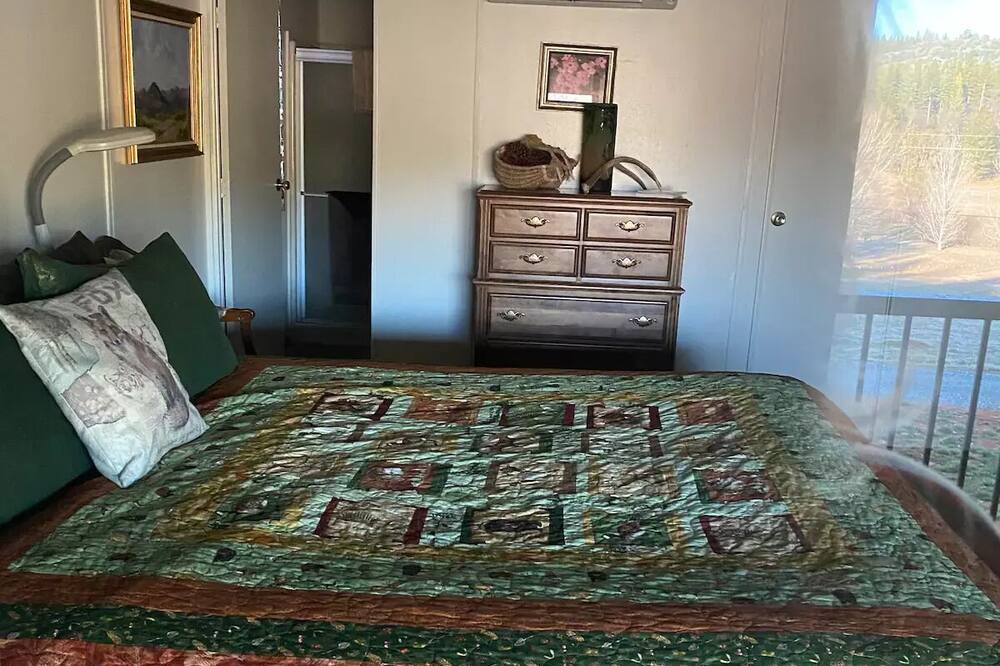 Photo of Bedroom in Groveland