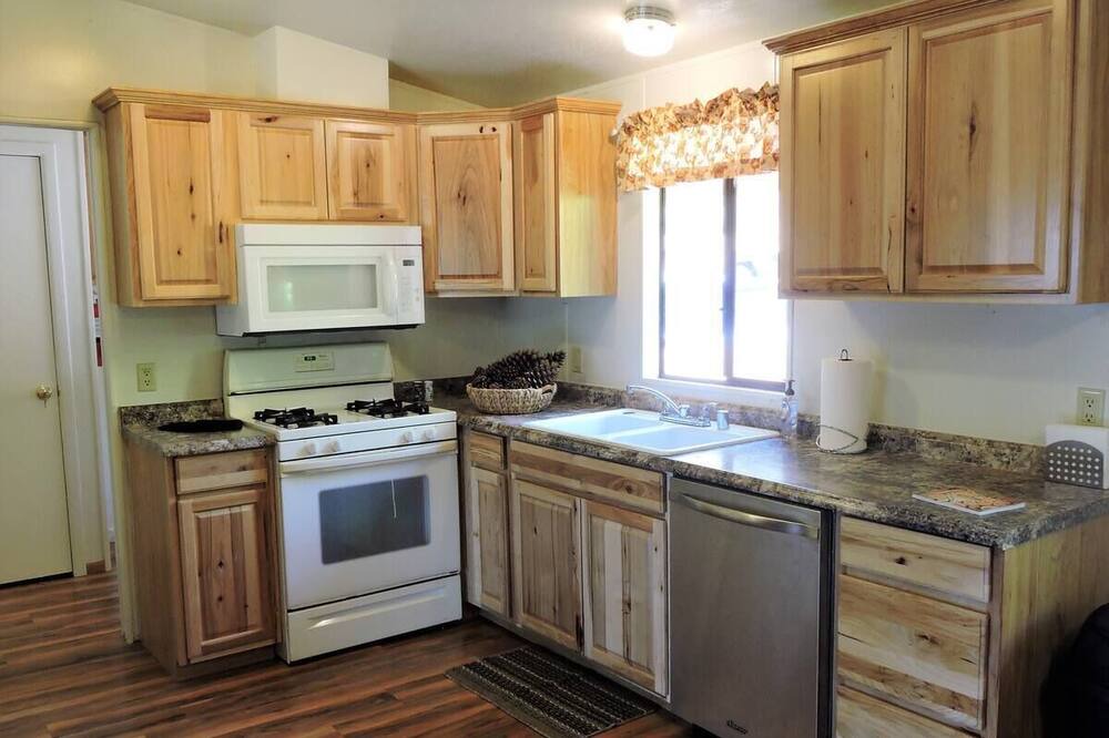 Photo of Kitchen in Groveland