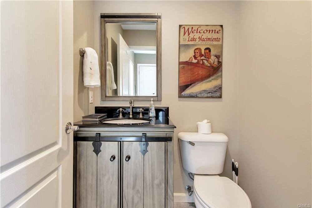 Photo of Bathroom in Oak Shores