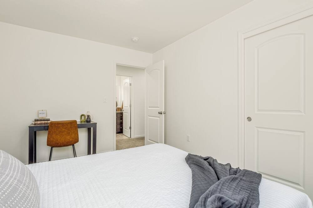 Photo of Bedroom in Hanford
