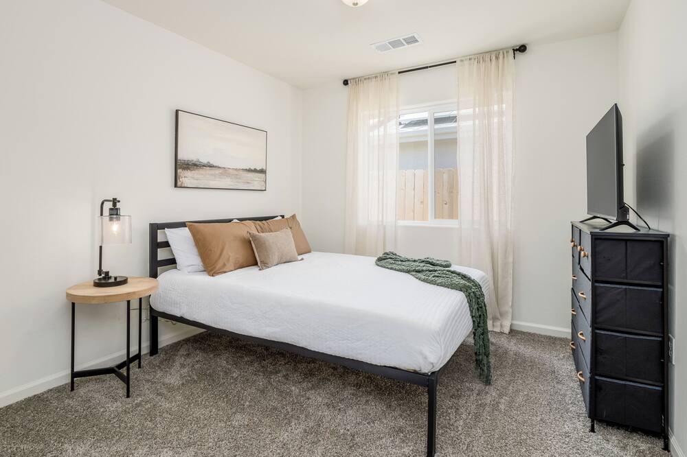 Photo of Bedroom in Hanford