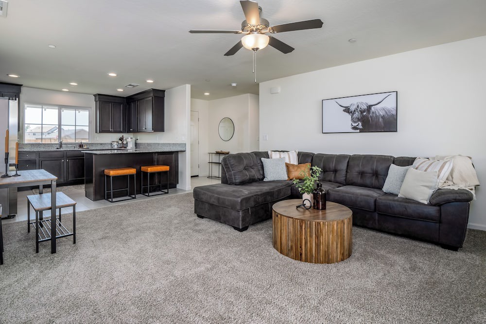 Photo of Livingroom in Hanford