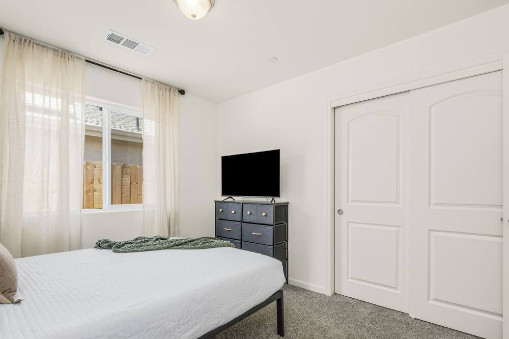 Photo of Bedroom in Hanford