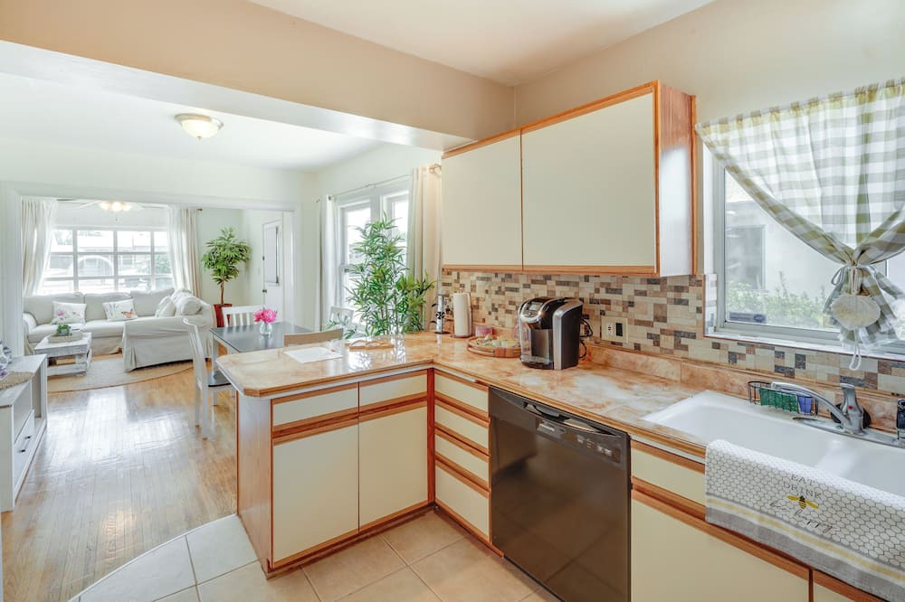 Photo of Kitchen in Oleander - Sunset