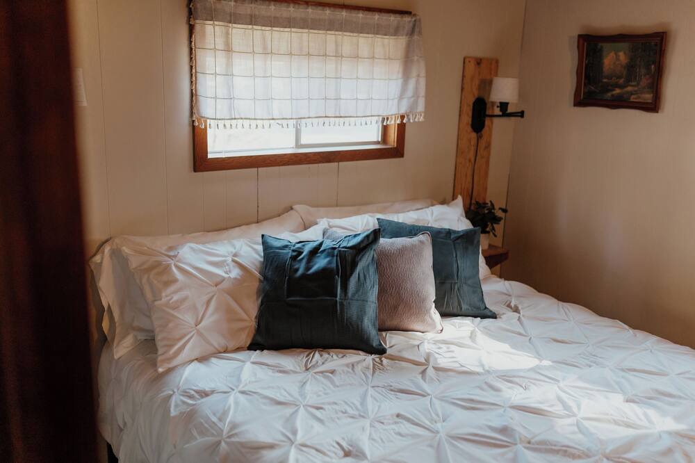 Photo of Bedroom in Coffee Creek