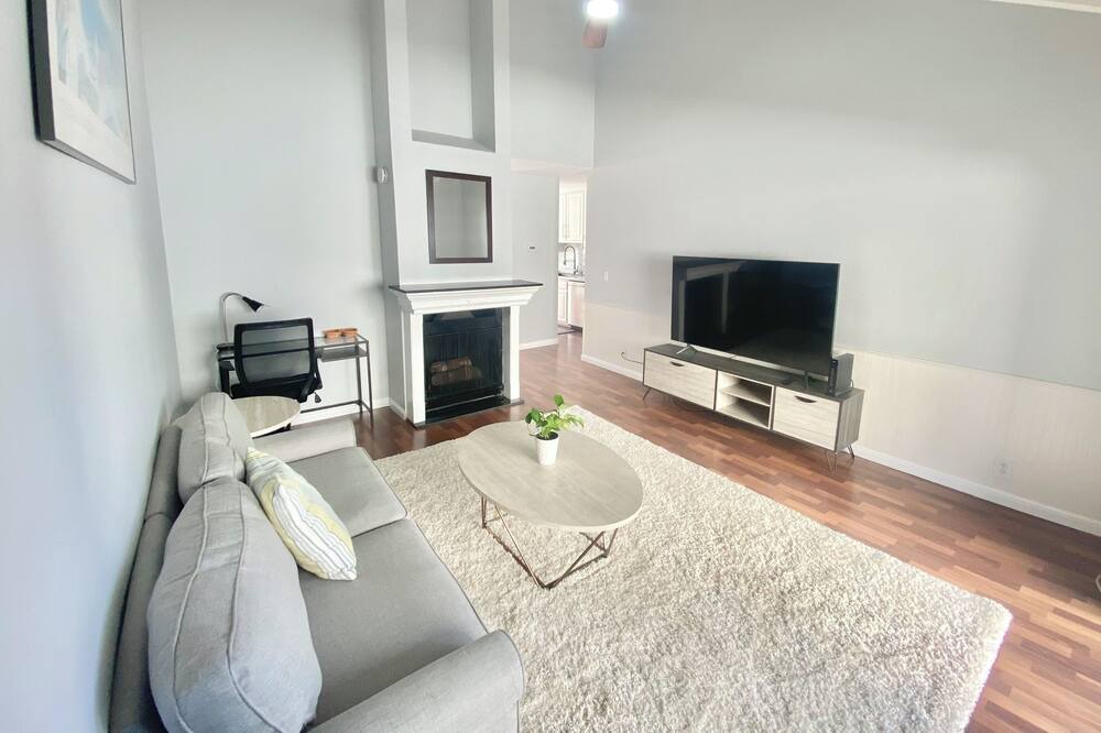 Photo of Livingroom in Walnut Creek