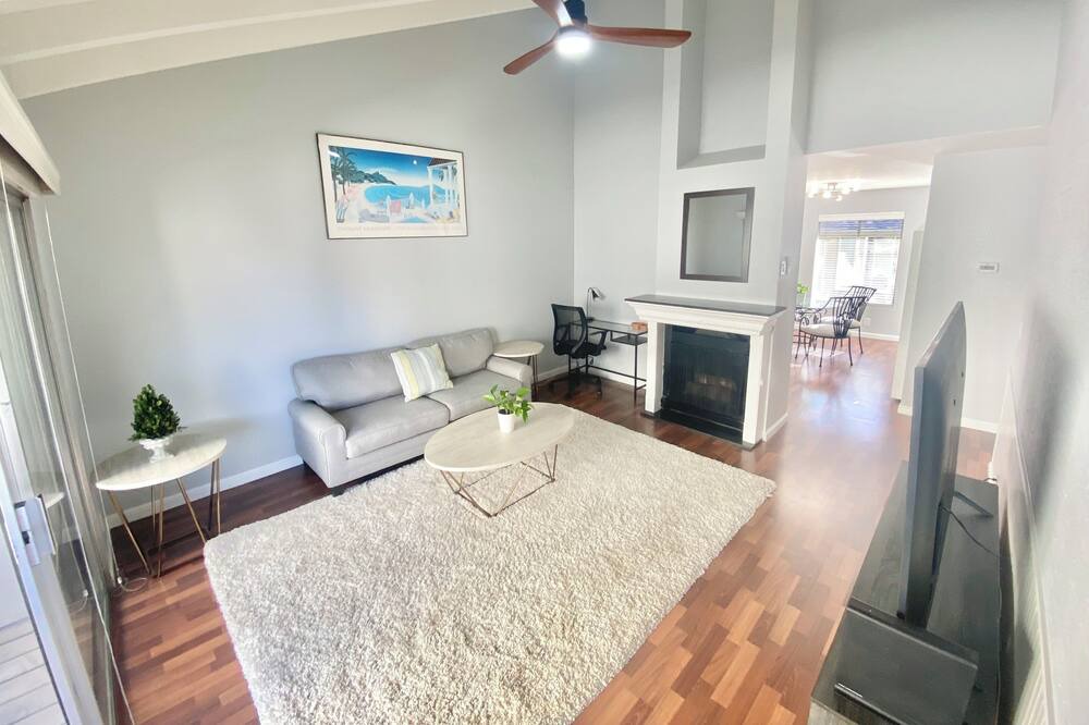 Photo of Livingroom in Walnut Creek