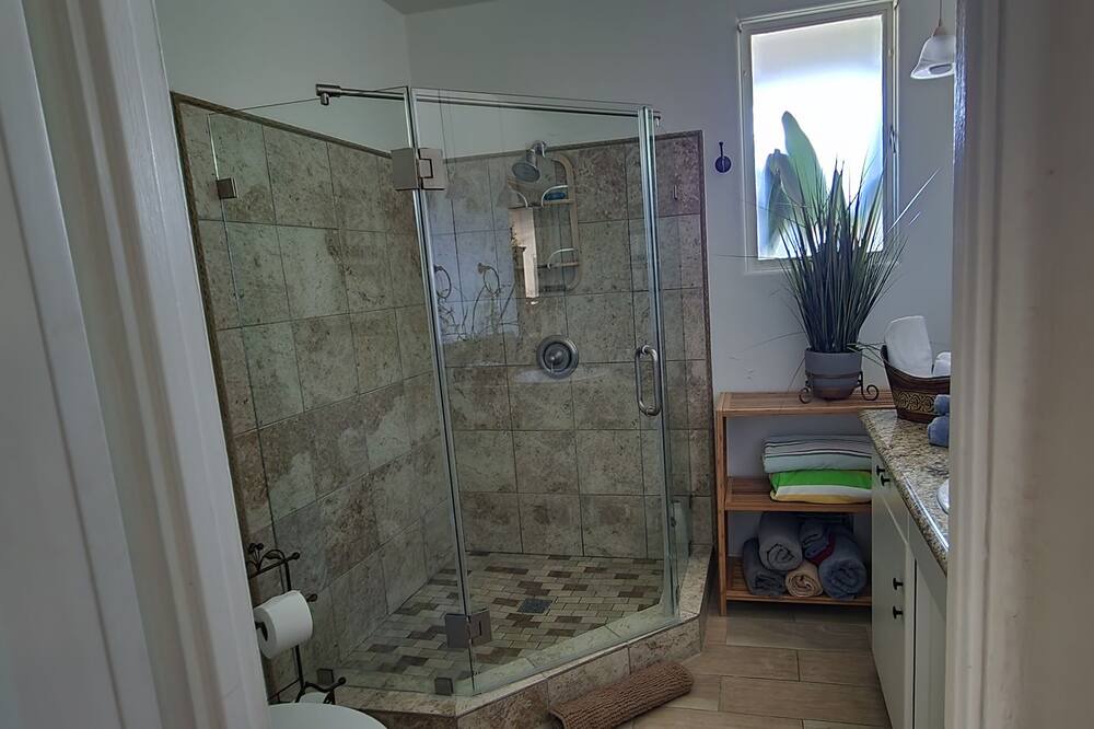 Photo of Bathroom in Altadena