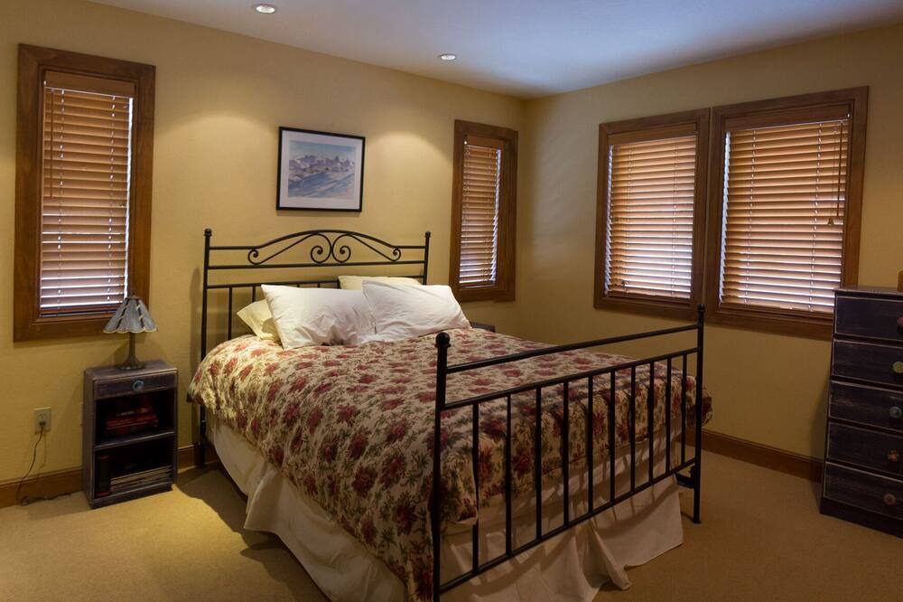 Photo of Bedroom in Sugar Bowl Resort