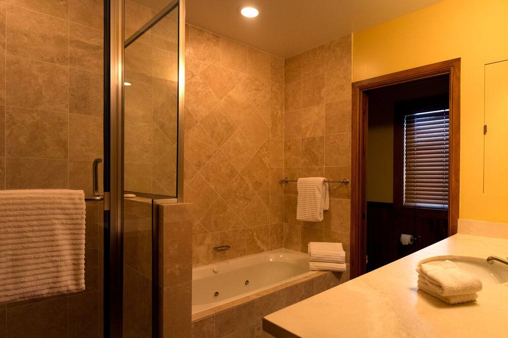 Photo of Bathroom in Sugar Bowl Resort