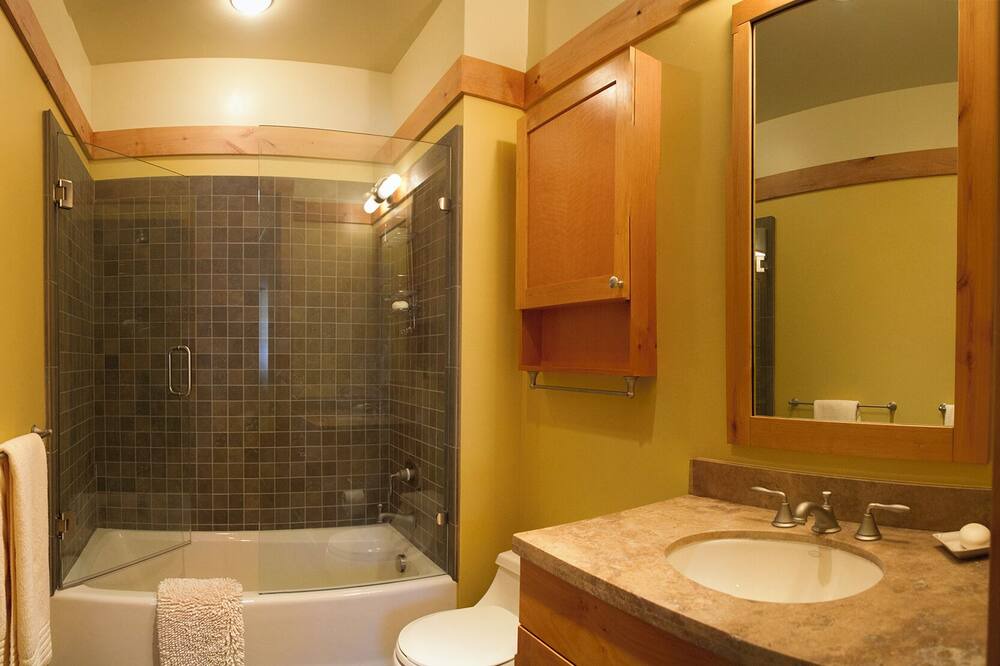 Photo of Bathroom in Sugar Bowl Resort