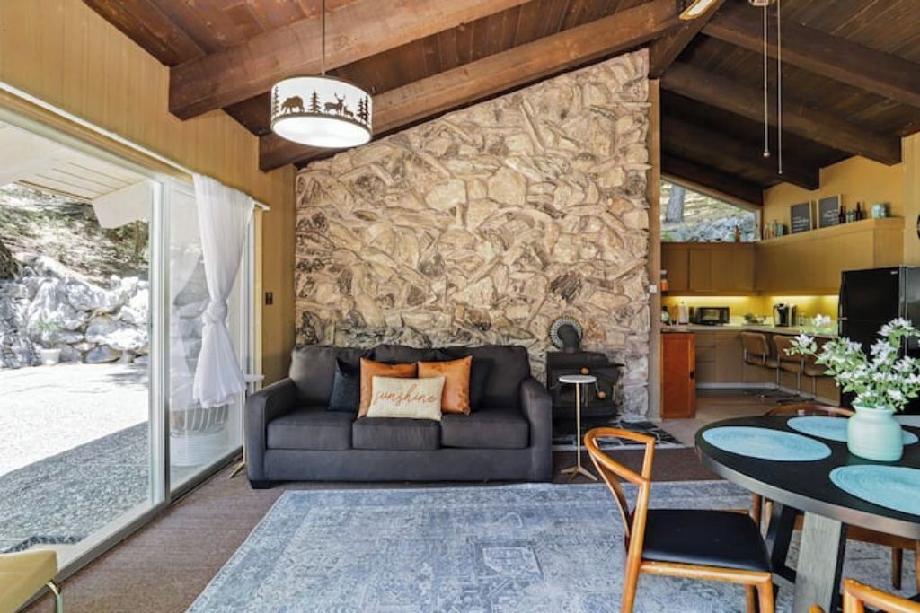 Photo of Livingroom in Twain Harte