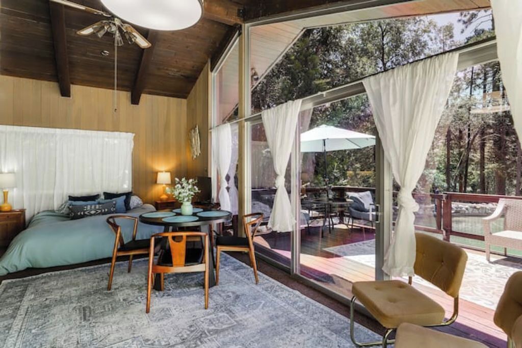 Photo of Livingroom in Twain Harte