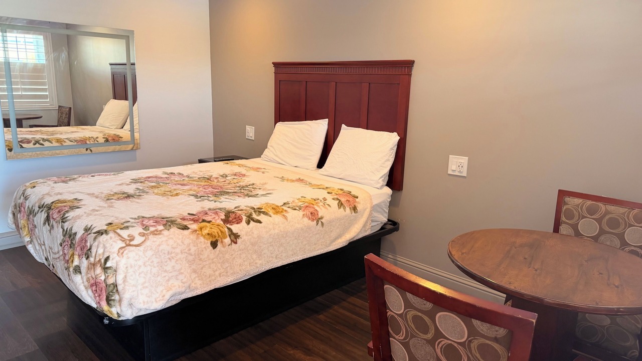 Photo of Bedroom in Greenfield