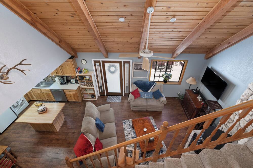 Photo of Livingroom in Sierra Cedars