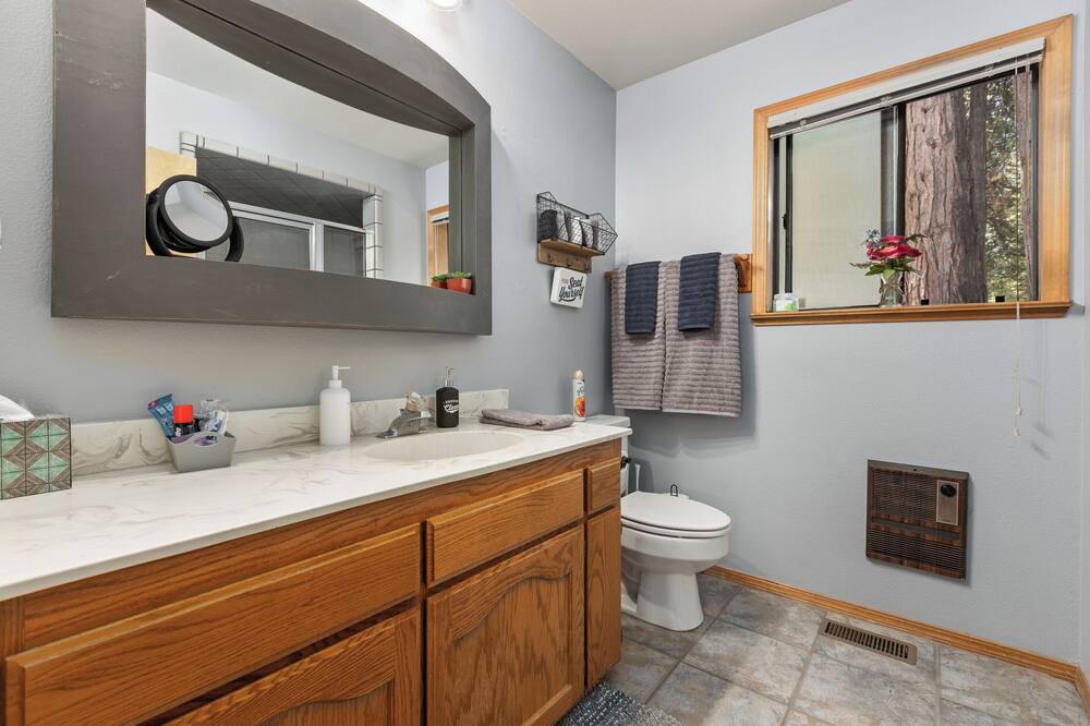 Photo of Bathroom in Sierra Cedars