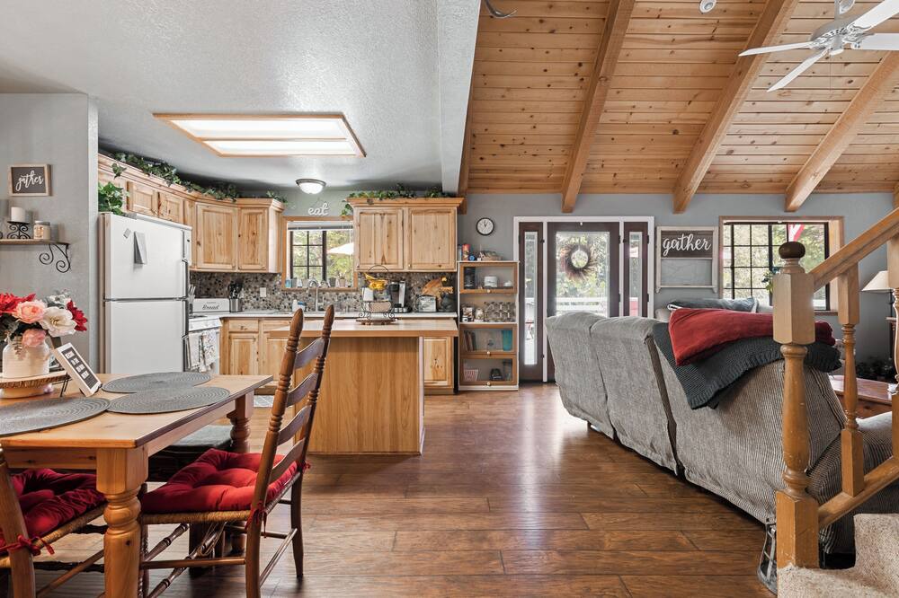 Photo of Kitchen in Sierra Cedars