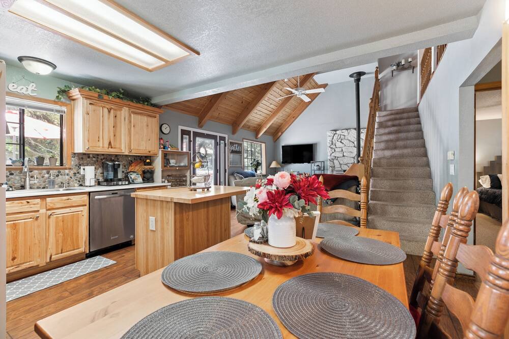 Photo of Kitchen in Sierra Cedars