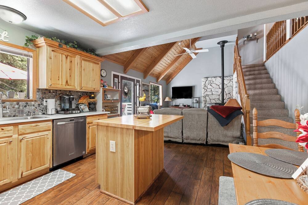 Photo of Kitchen in Sierra Cedars