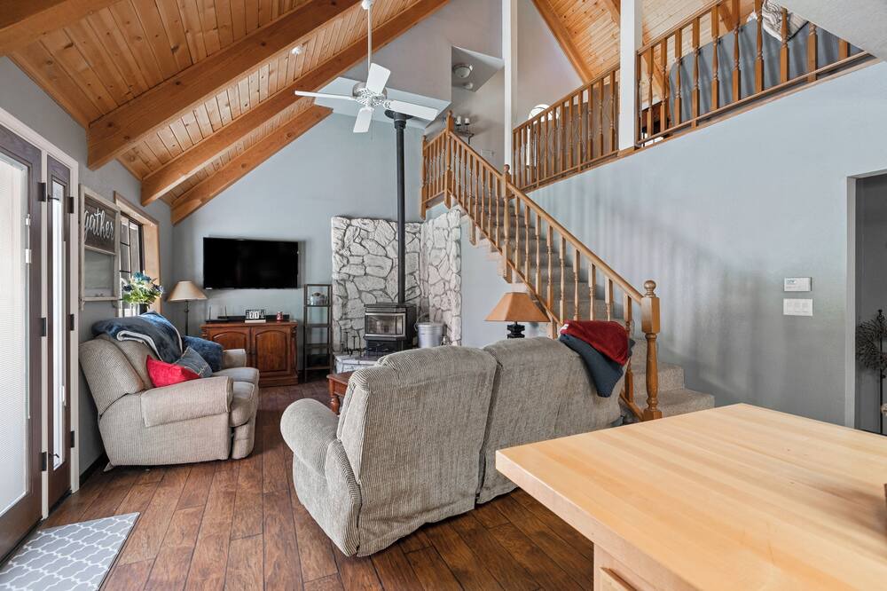 Photo of Livingroom in Sierra Cedars