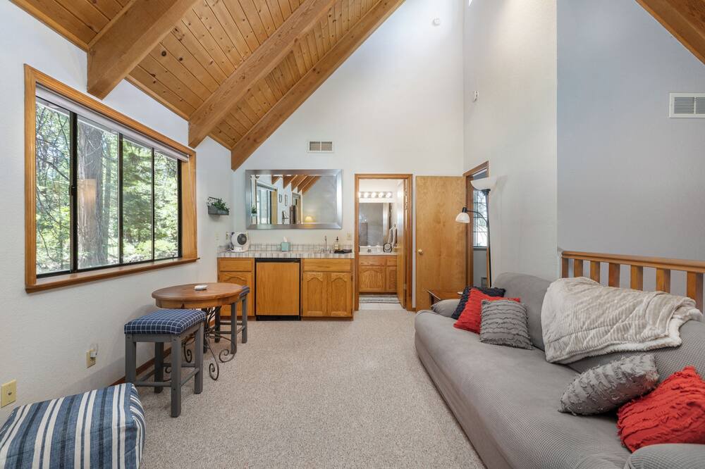 Photo of Livingroom in Sierra Cedars