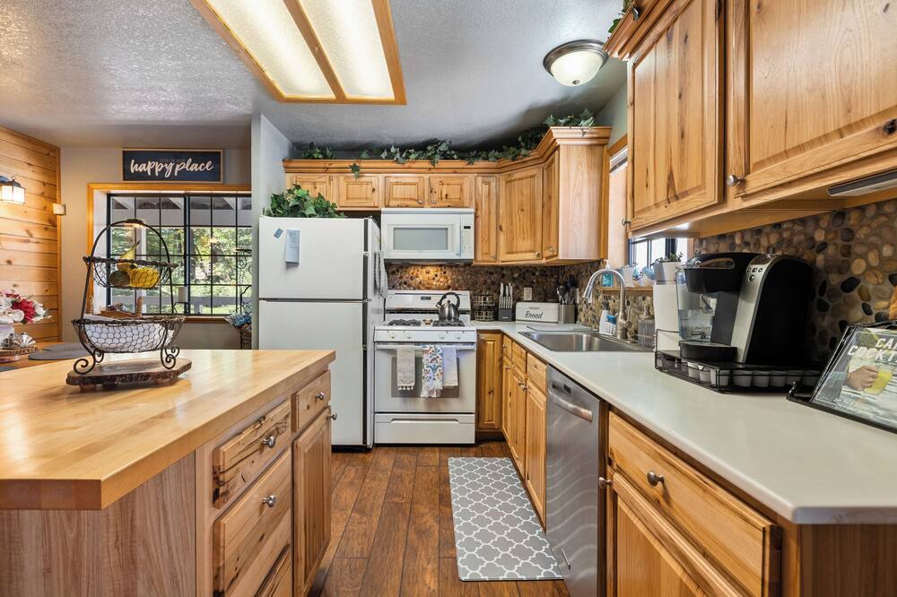 Photo of Kitchen in Sierra Cedars