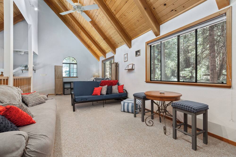 Photo of Livingroom in Sierra Cedars
