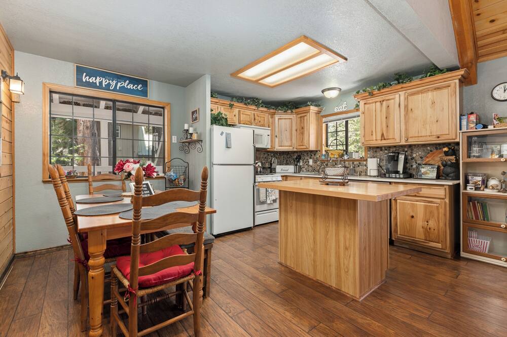 Photo of Kitchen in Sierra Cedars