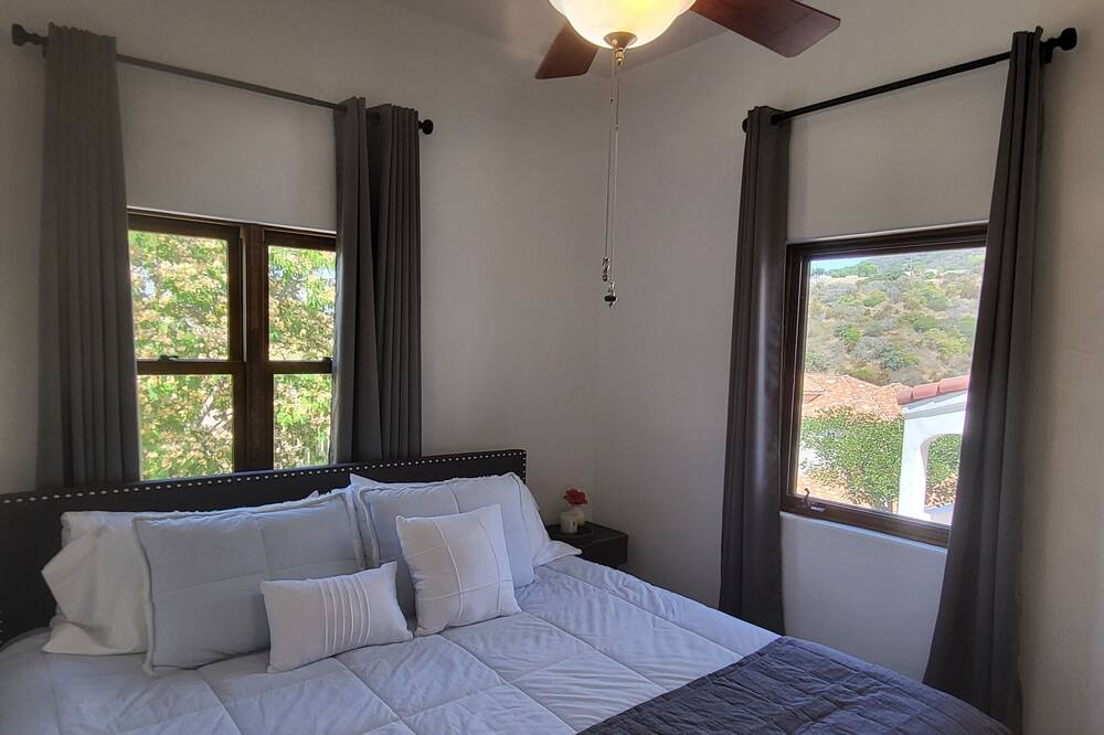 Photo of Bedroom in Thousand Oaks