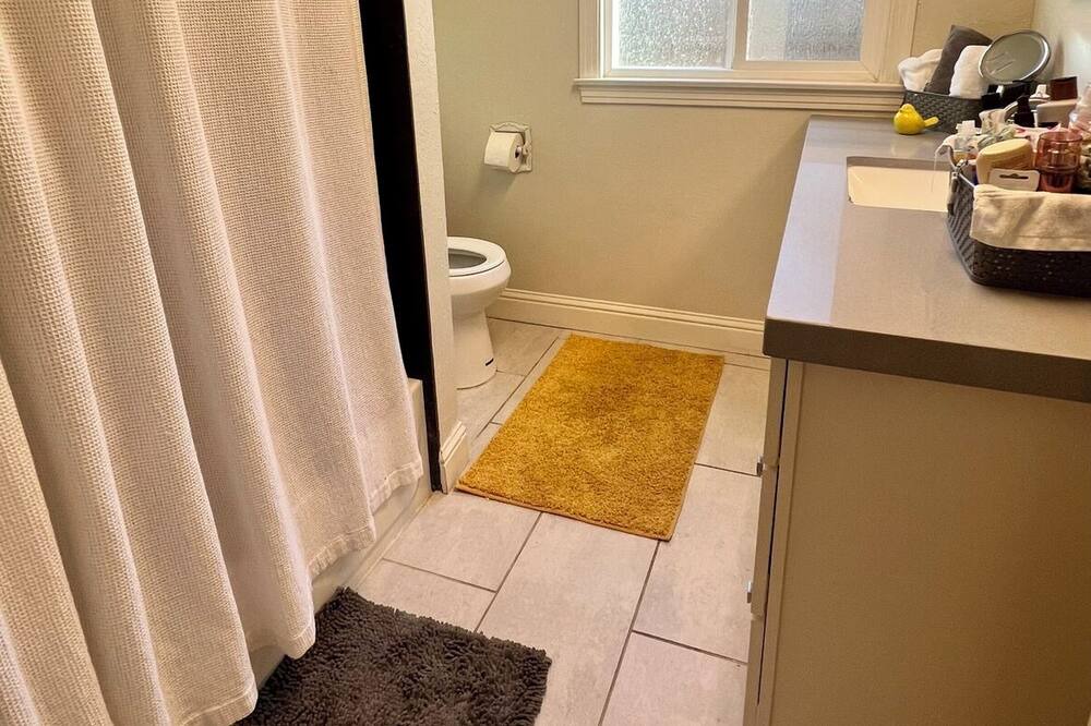 Photo of Bathroom in La Loma