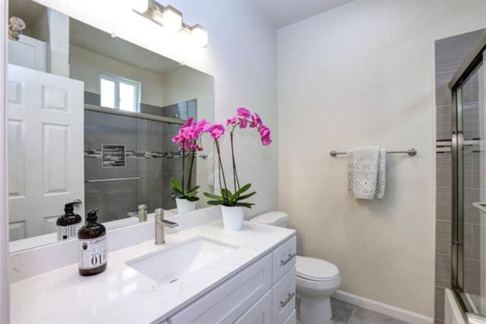 Photo of Bathroom in Horace Mann