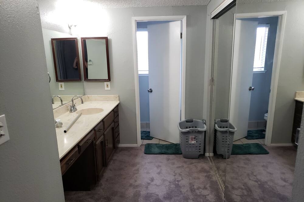 Photo of Bathroom in Merced