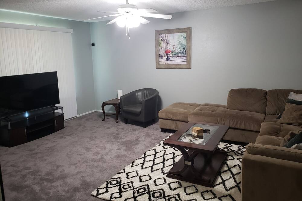 Photo of Livingroom in Merced