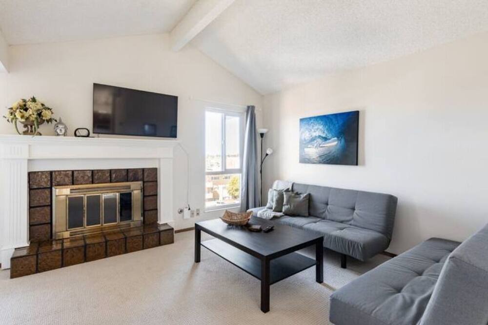 Photo of Livingroom in Hayward