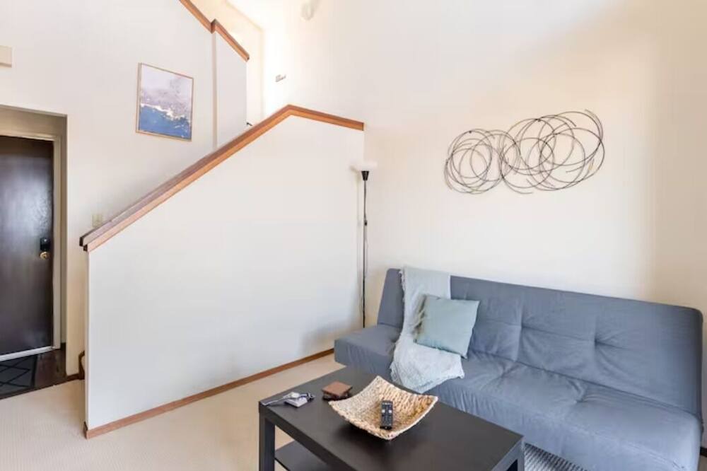 Photo of Livingroom in Hayward