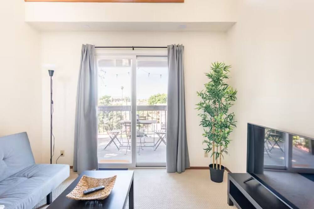 Photo of Livingroom in Hayward