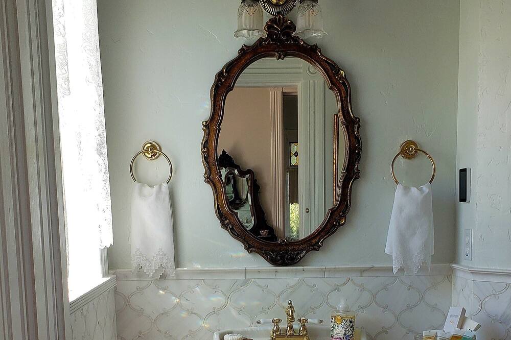 Photo of Bathroom in Winters