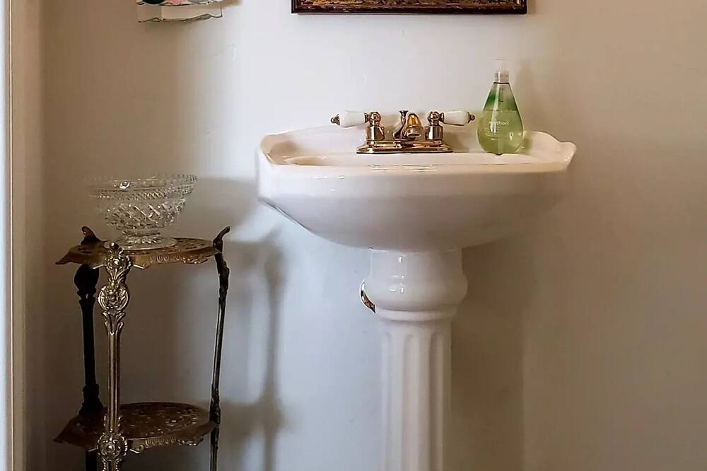 Photo of Bathroom in Winters