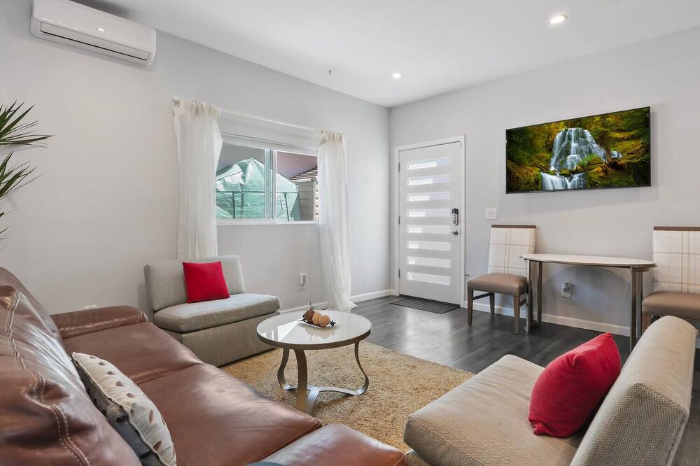 Photo of Livingroom in North Hollywood